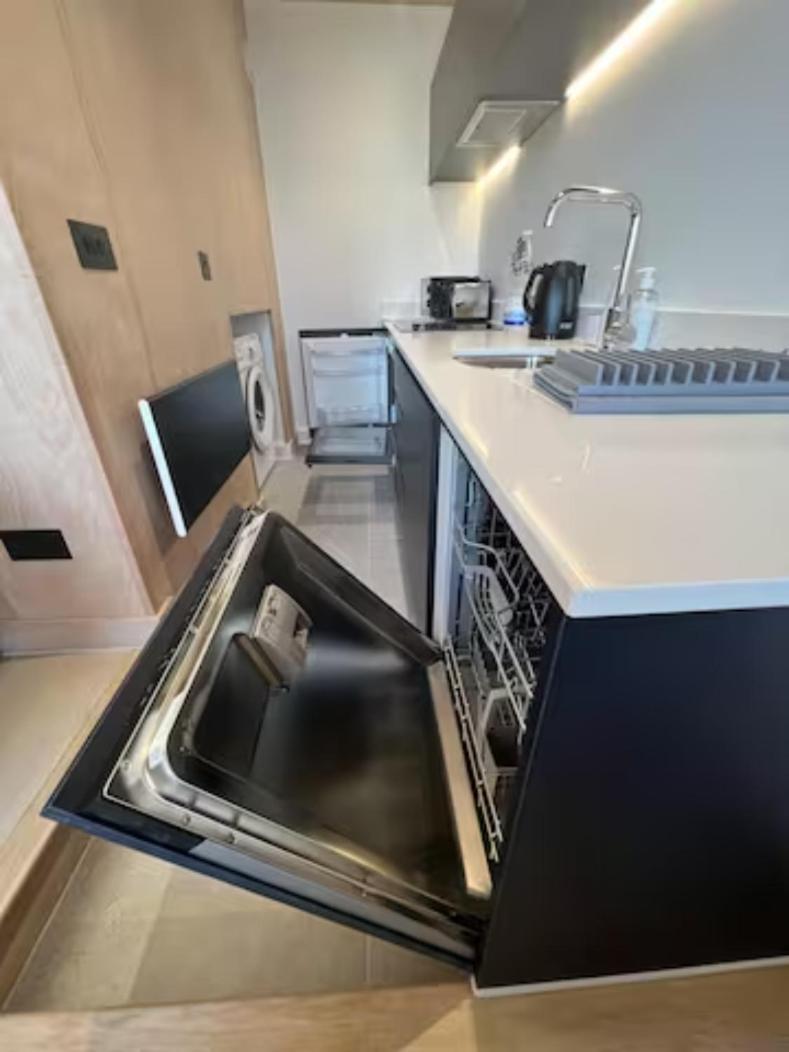 Two Bedrooms Exquisite En-Suite Apartment Deansgate مانشستر المظهر الخارجي الصورة