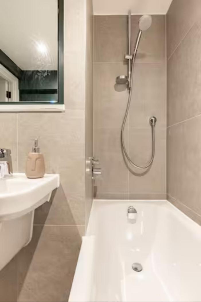 Two Bedrooms Exquisite En-Suite Apartment Deansgate مانشستر المظهر الخارجي الصورة